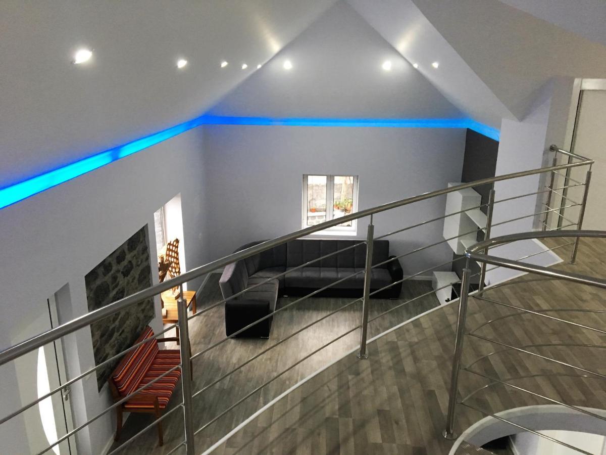 Cottage Quinze, Contemporary Designed Cottage With Swimming Pool 蓬塔德尔加达 外观 照片