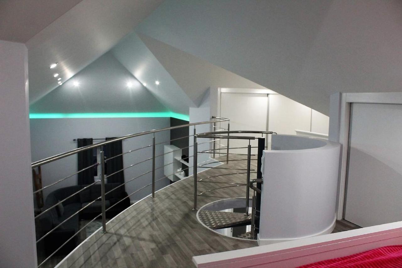 Cottage Quinze, Contemporary Designed Cottage With Swimming Pool 蓬塔德尔加达 外观 照片