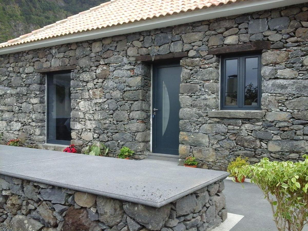 Cottage Quinze, Contemporary Designed Cottage With Swimming Pool 蓬塔德尔加达 外观 照片