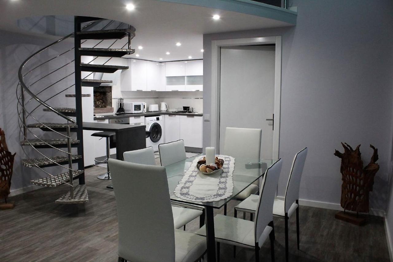 Cottage Quinze, Contemporary Designed Cottage With Swimming Pool 蓬塔德尔加达 外观 照片