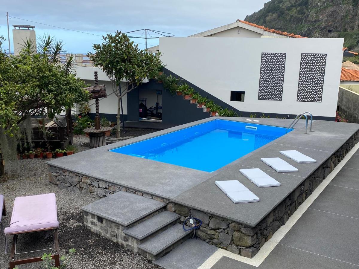 Cottage Quinze, Contemporary Designed Cottage With Swimming Pool 蓬塔德尔加达 外观 照片