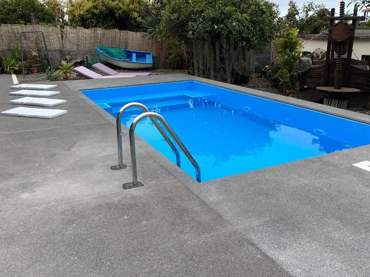 Cottage Quinze, Contemporary Designed Cottage With Swimming Pool 蓬塔德尔加达 外观 照片