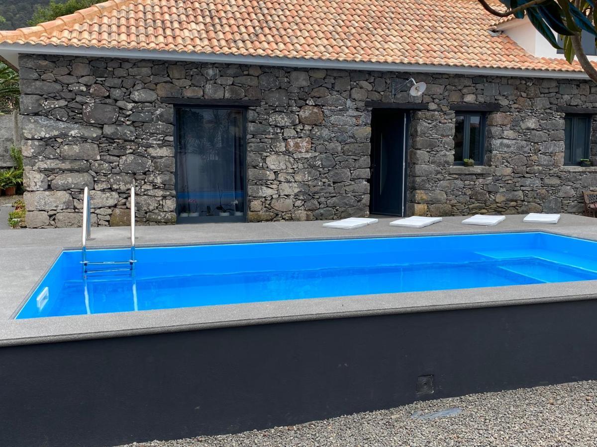 Cottage Quinze, Contemporary Designed Cottage With Swimming Pool 蓬塔德尔加达 外观 照片