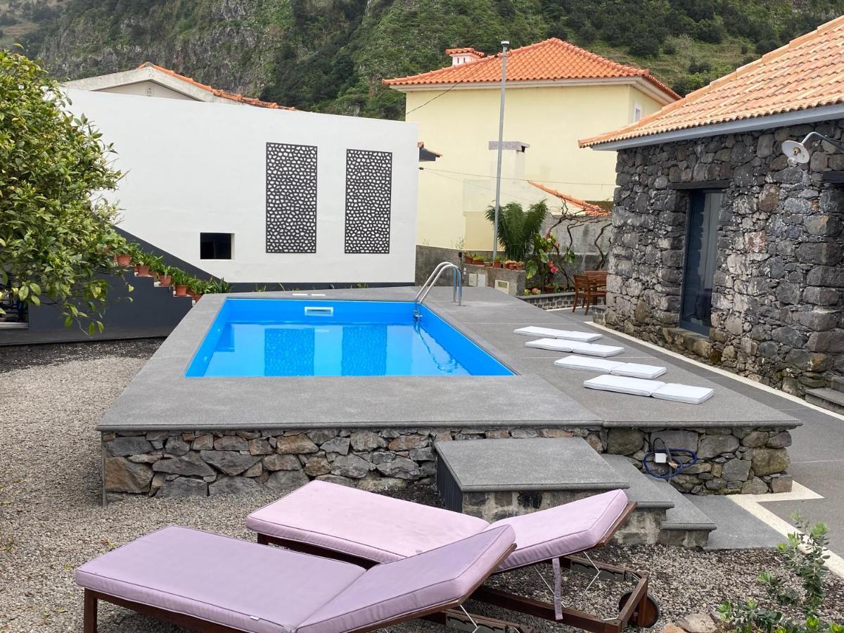 Cottage Quinze, Contemporary Designed Cottage With Swimming Pool 蓬塔德尔加达 外观 照片